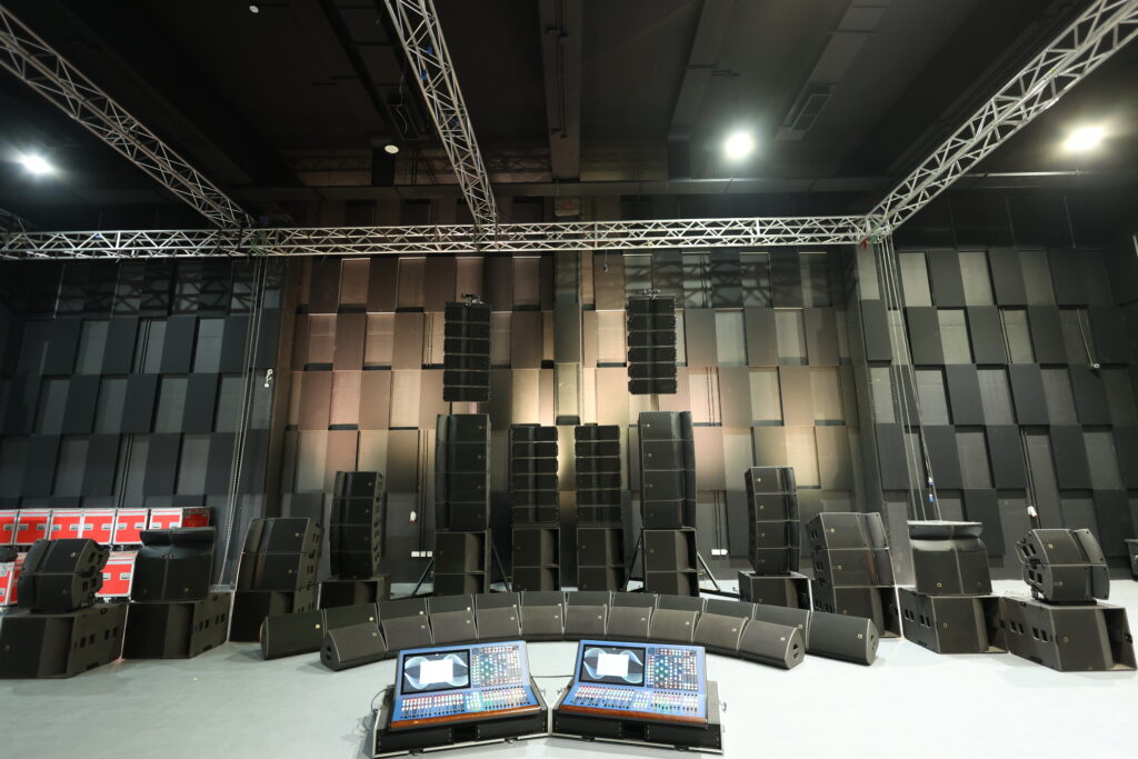 Extreme Productions Jordan new L-Acoustics Kara II, A15, A10, KS21 and SB18 system with two Midas Heritage-D HD96 consoles